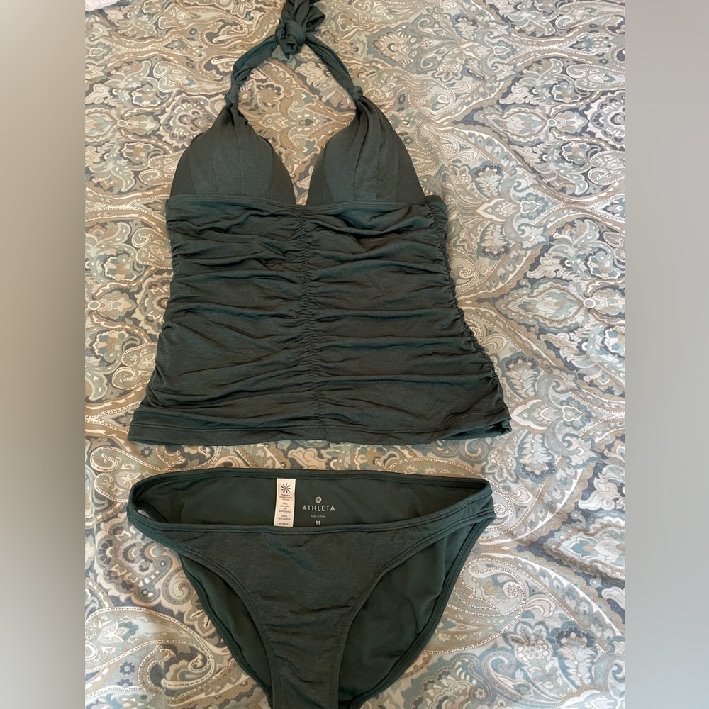 Athleta tankini new, never worn.